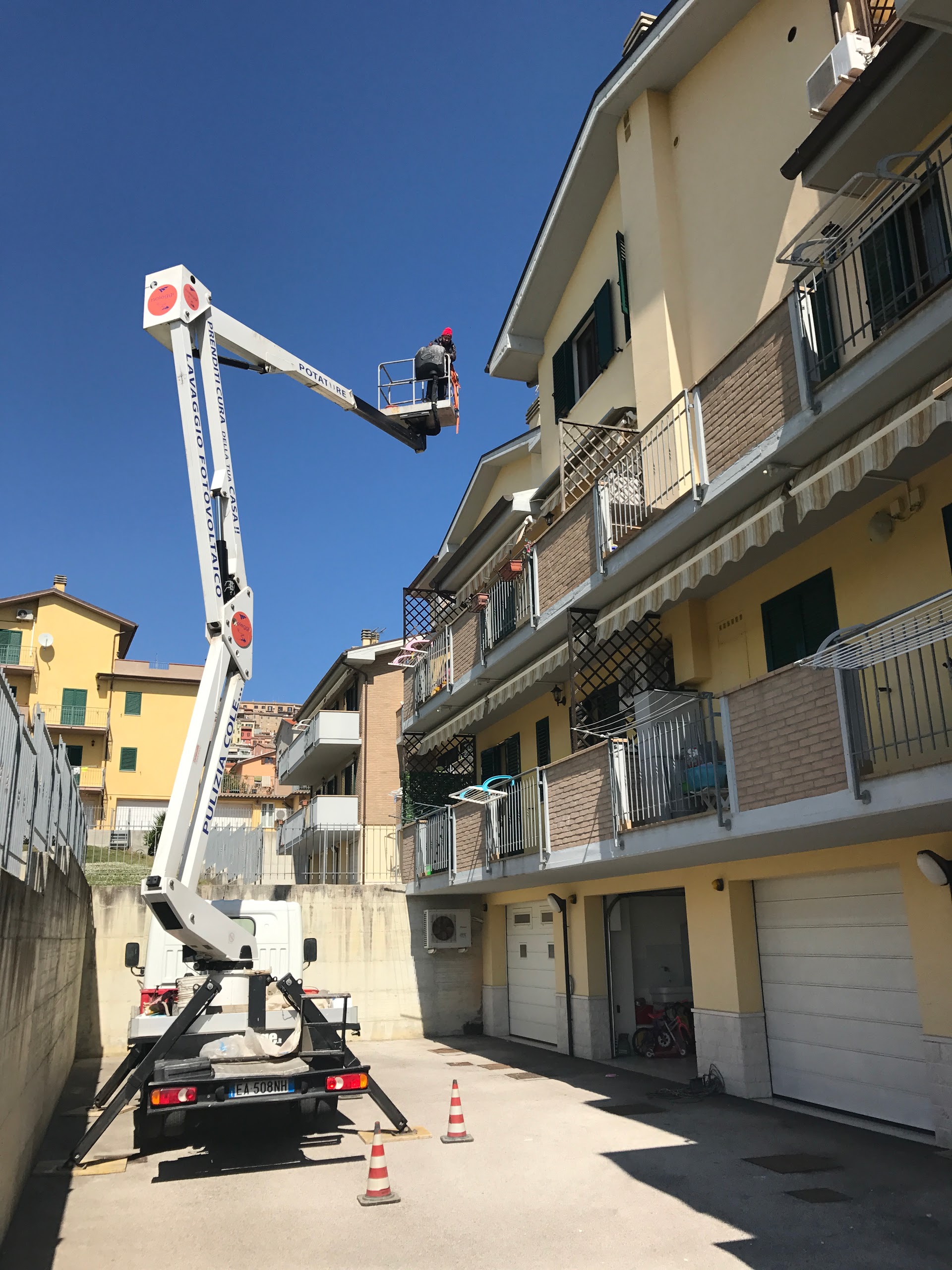 Intervento in quota su un edificio residenziale